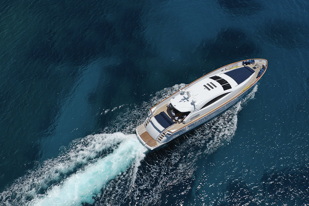 wie ein Segelboot aussieht